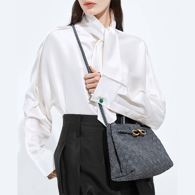 bottega veneta andiamo top handle bag #743568